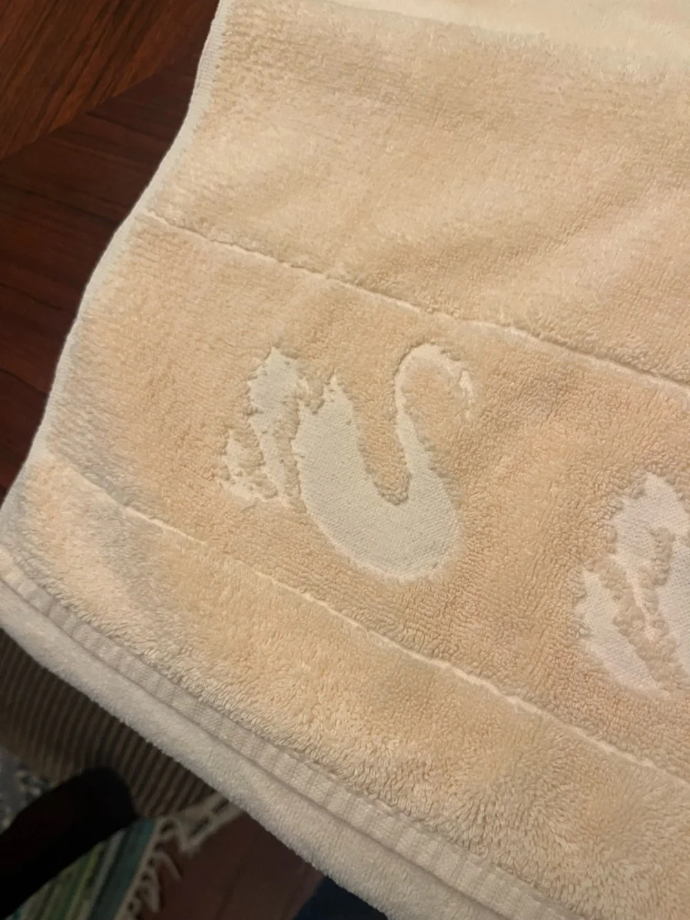Vintage Canon Cream Bath Towels with Woven Swan design